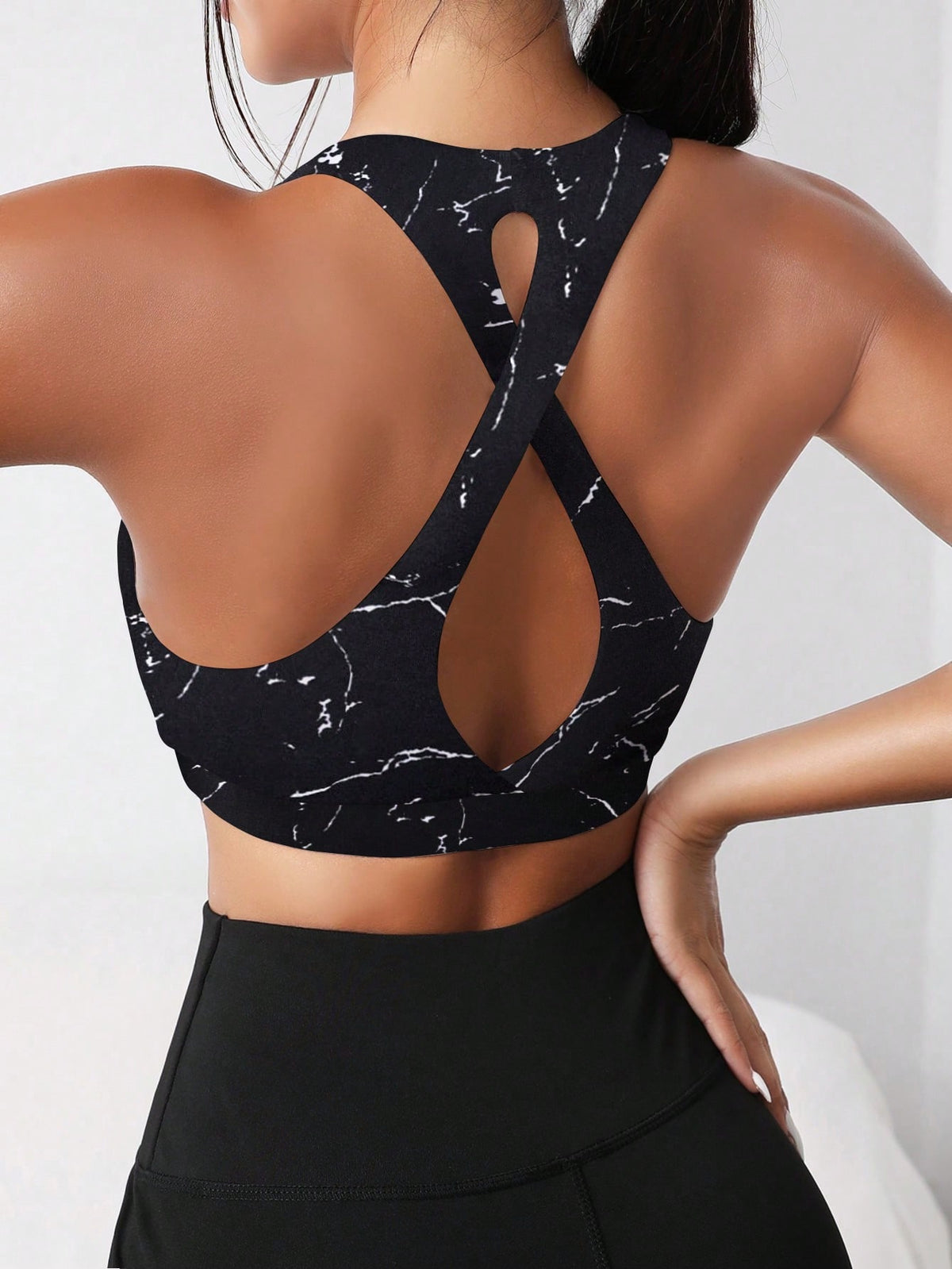 Reggiseni sportivi con stampa marmo cut out indietro