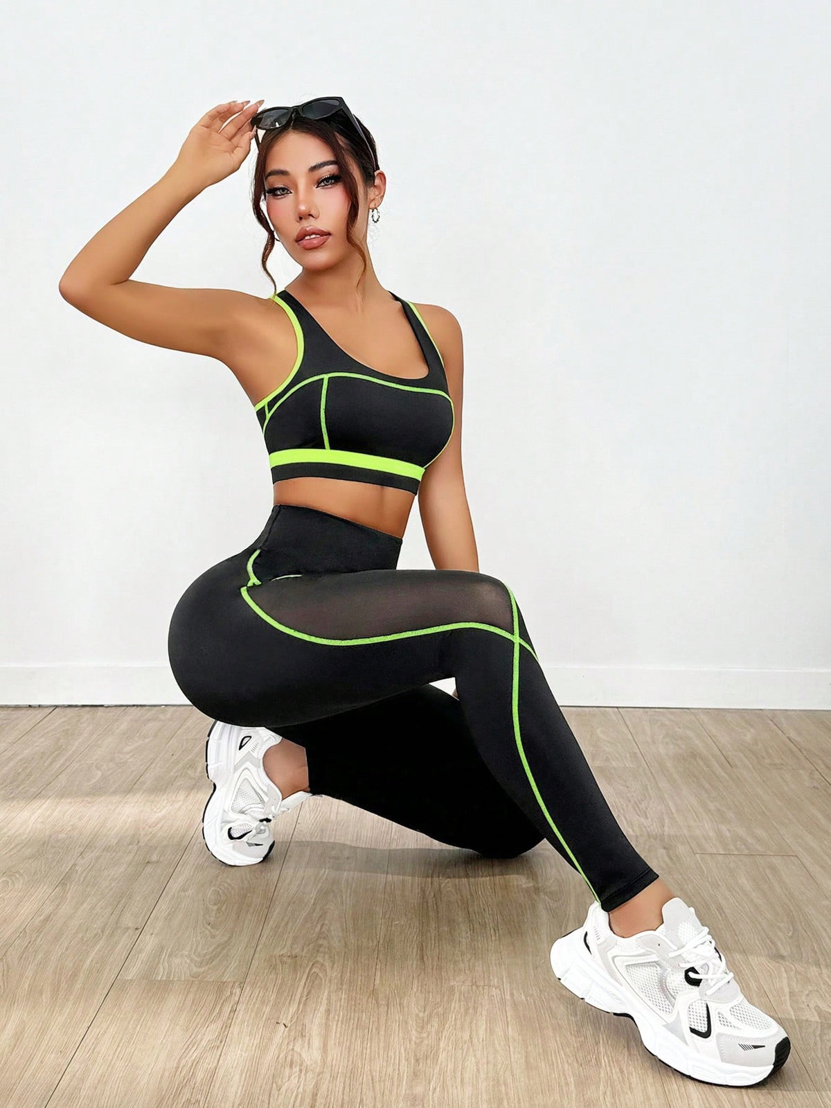 Canotta corta e costine a blocchi di colore con leggings in Mesh Splice.