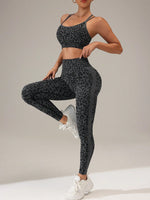 Tuta sportiva da donna senza cuciture ed elastica con stampa leopardata