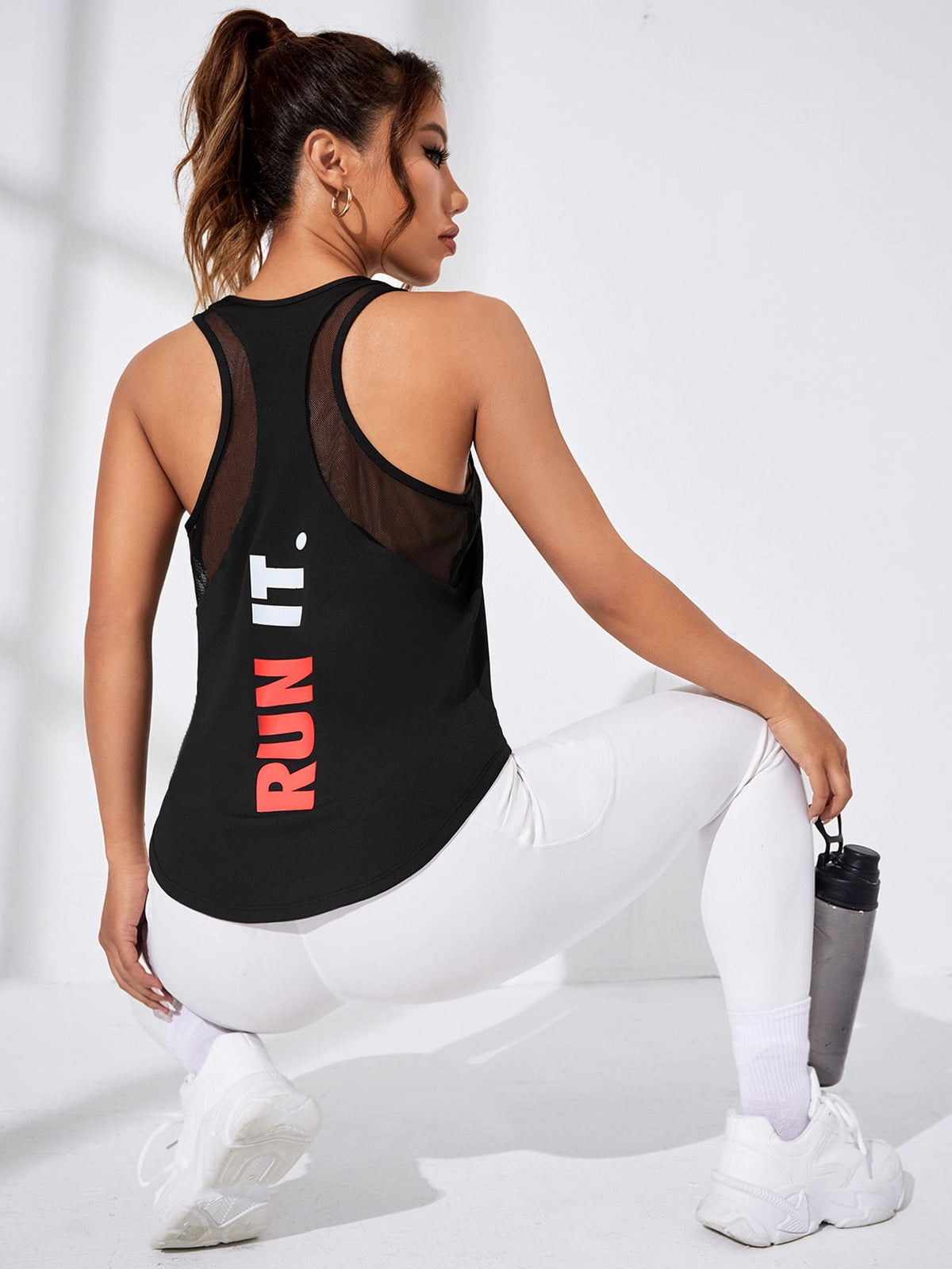 Canotta sportiva con grafica slogan inserto in rete