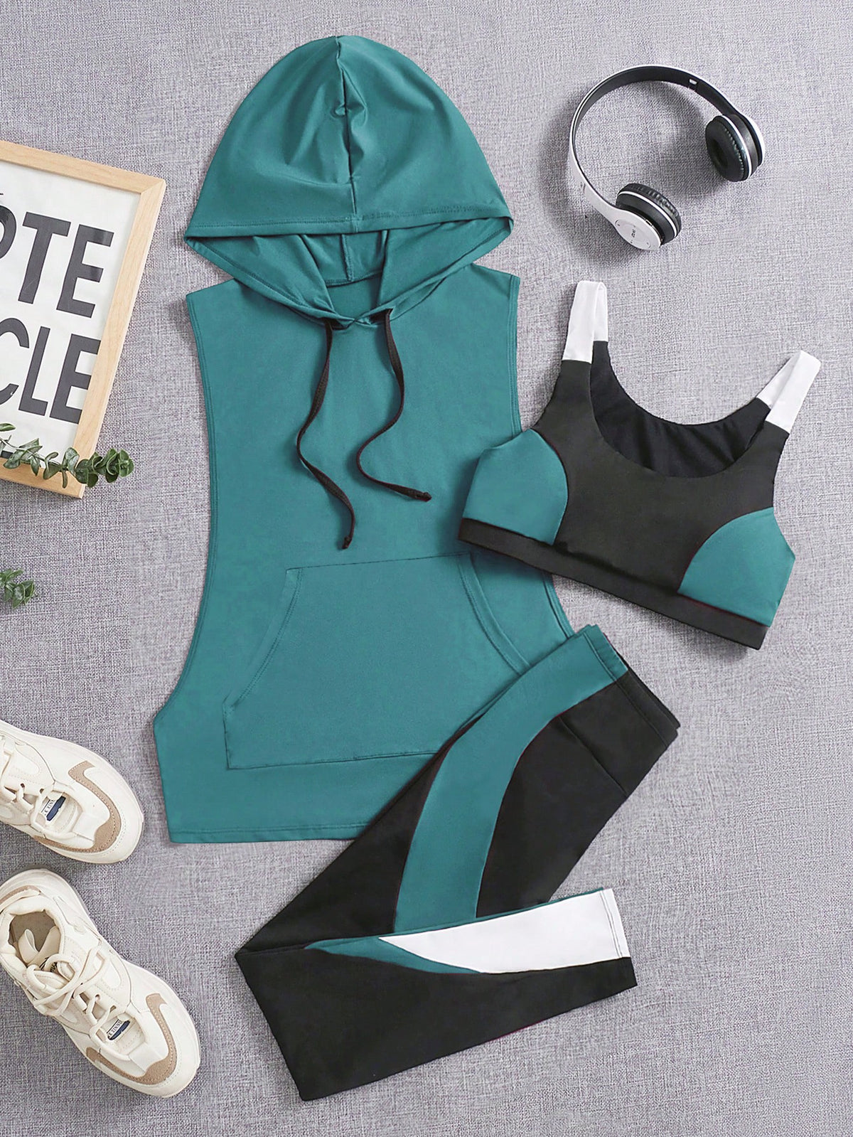 Set sportivo color block con coulisse con cappuccio