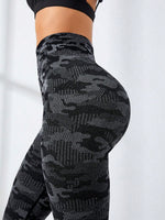 Set sportivo con stampa mimetica ampia fascia in vita