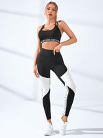 Set sportivo con grafica lettera schienale incrociato