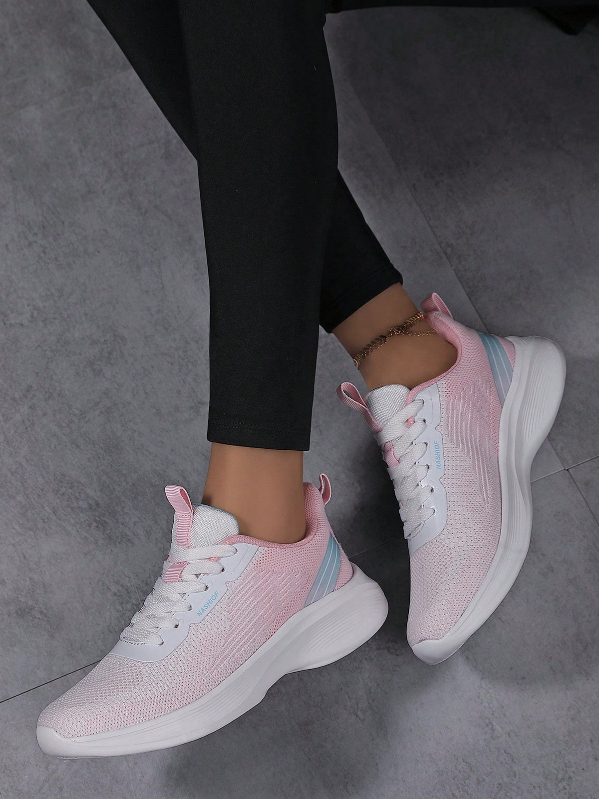 Scarpe da passeggio da donna bianche, scarpe da ginnastica da corsa bianche con lacci sul davanti per donna