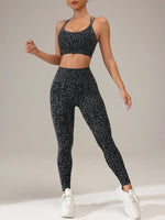 Tuta sportiva da donna senza cuciture ed elastica con stampa leopardata