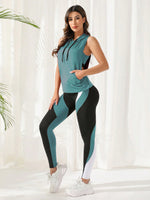 Set sportivo color block con coulisse con cappuccio