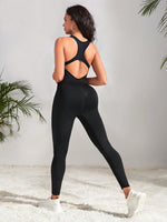 Jumpsuit sportiva scavato con schiena scoperta