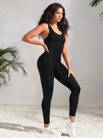 Jumpsuit sportiva scavato con schiena scoperta